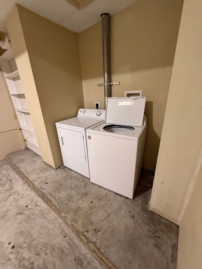 Building Photo - 3494 Linden St