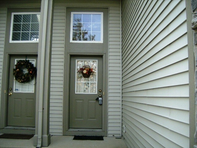 Primary Photo - 457 Metropolitan St