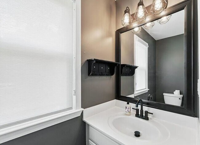 Building Photo - Charming 3BR Home in Johns Creek Georgia!