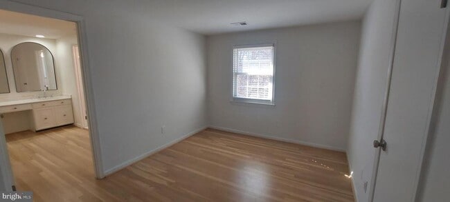 Building Photo - 19100 Annapolis Way