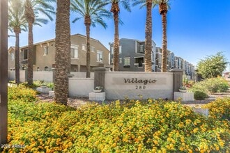 Building Photo - 2402 E 5th St