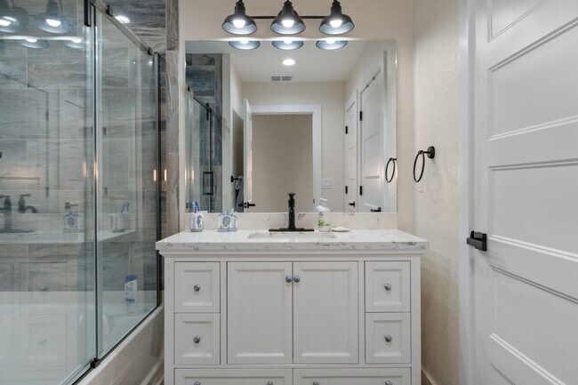 Building Photo - 10358 W Hein Trl