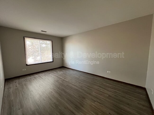 Building Photo - 7030 Barrington Ct
