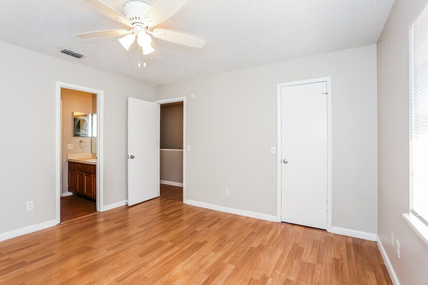 Building Photo - 7656 Arble Dr