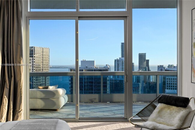 Building Photo - 200 Biscayne Blvd Way