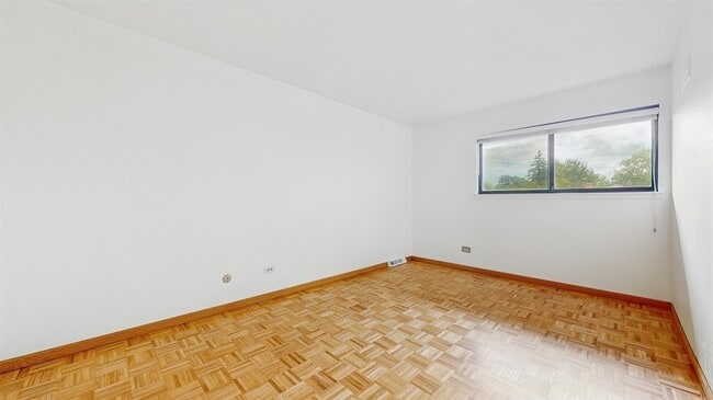 Building Photo - 211 Skokie Blvd