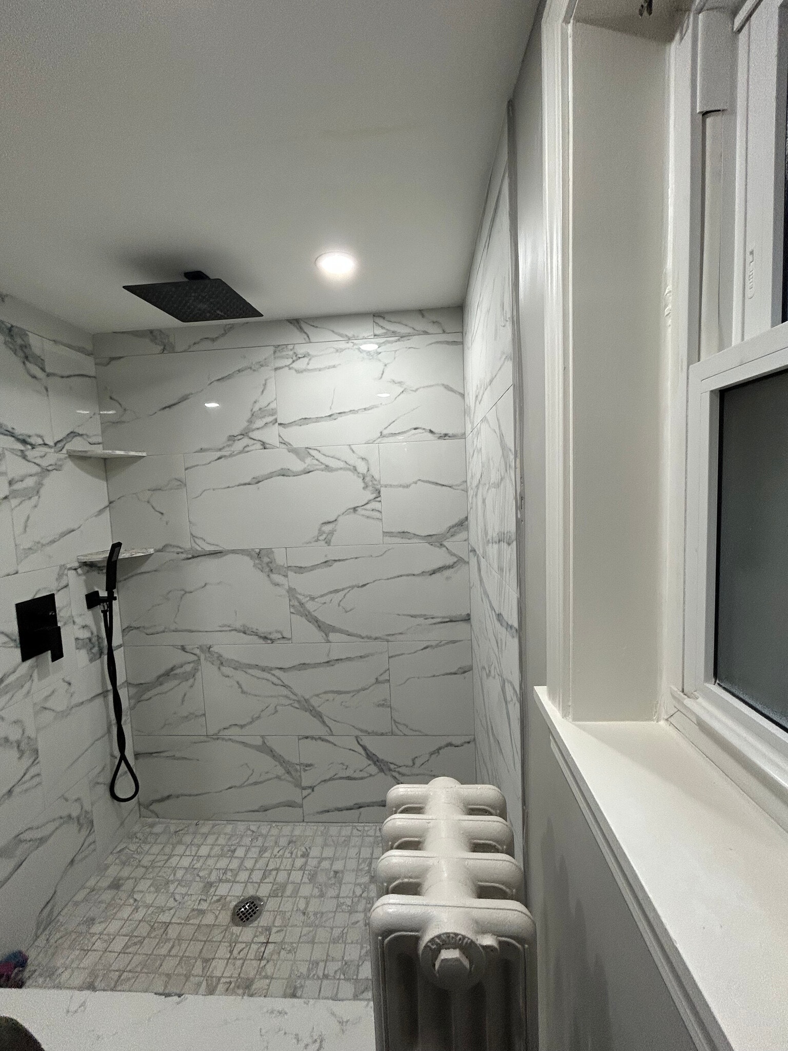 Building Photo - 13 Gladstone St