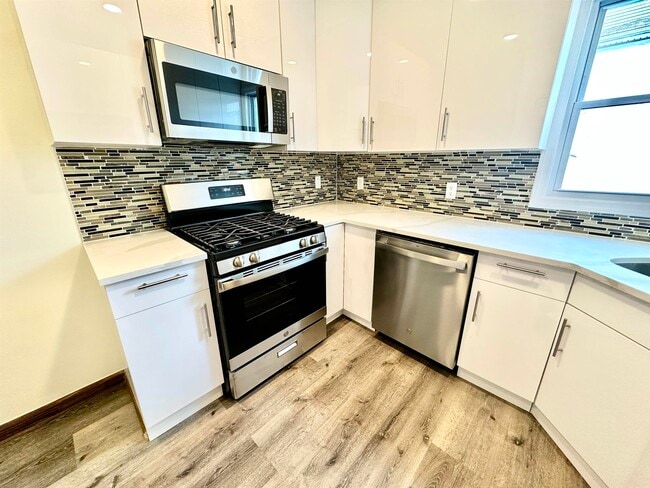 Building Photo - 325 Central Ave