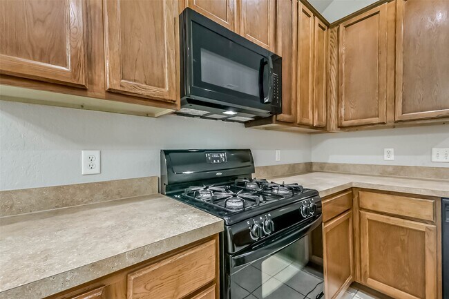 Building Photo - 21617 Horseshoe Dr