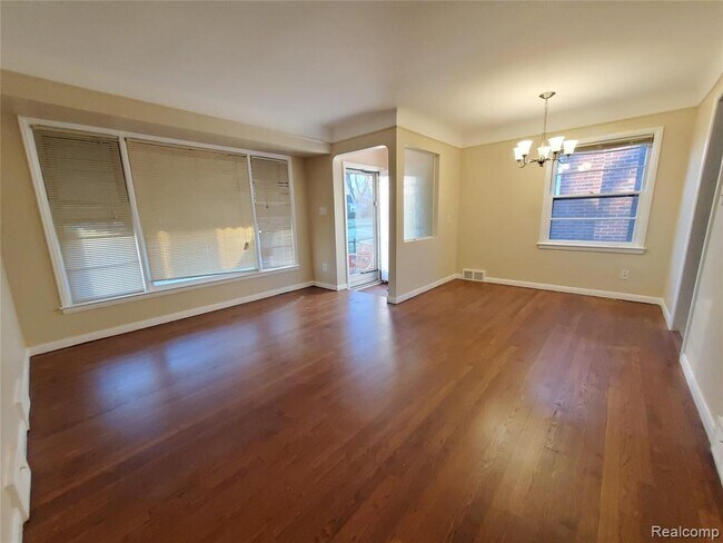 Building Photo - 11314 Lenore Ave