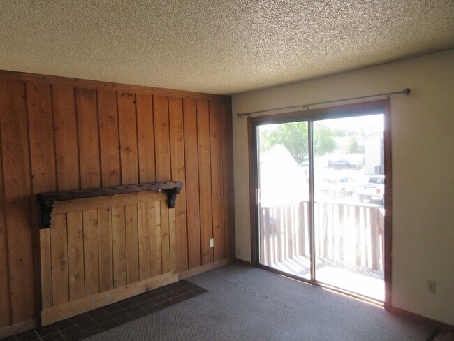 Building Photo - 1433 Eagles Nest Cir