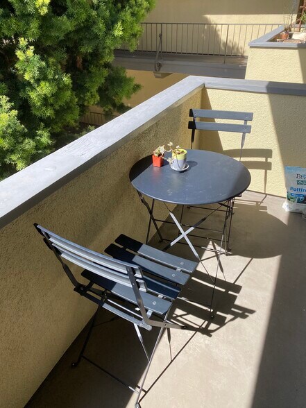 Balcony - 2311 4th St