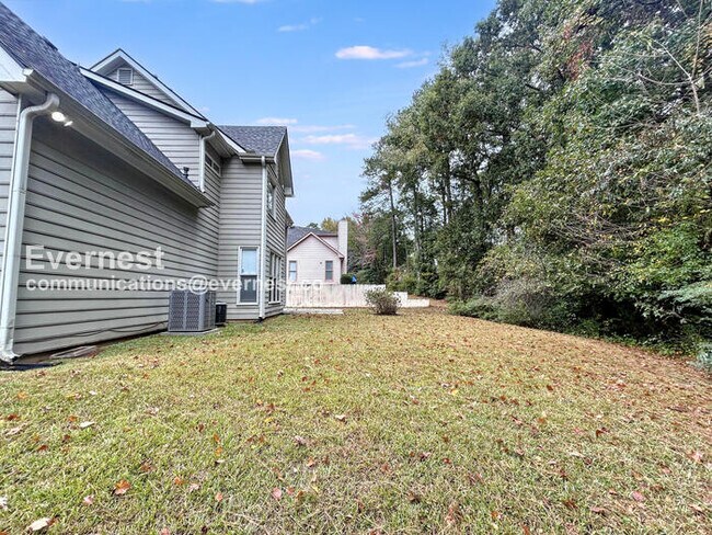 Building Photo - Spacious 4-Bed Home with Garage & Modern Amenities / Pet Friendly / Vouchers Accepted / Available...