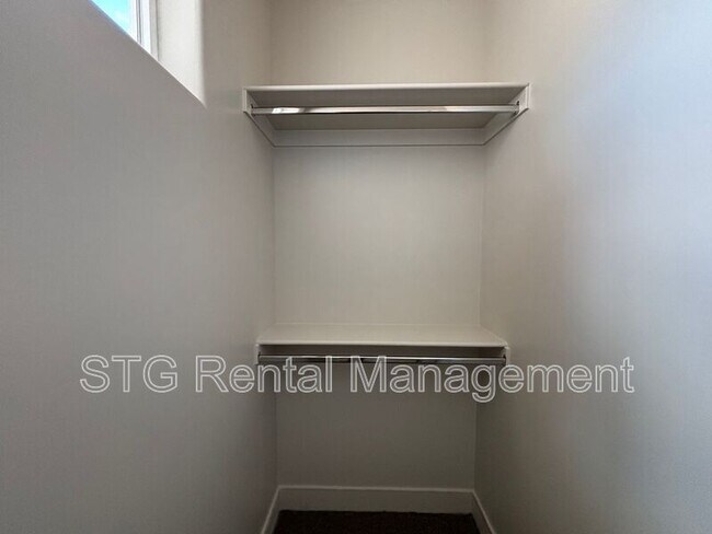 Building Photo - 857 S 4380 W