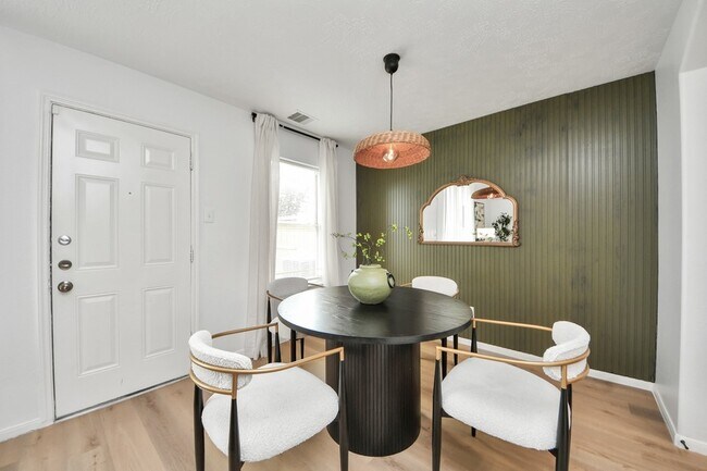 Building Photo - 8919 Windfern Trace Dr
