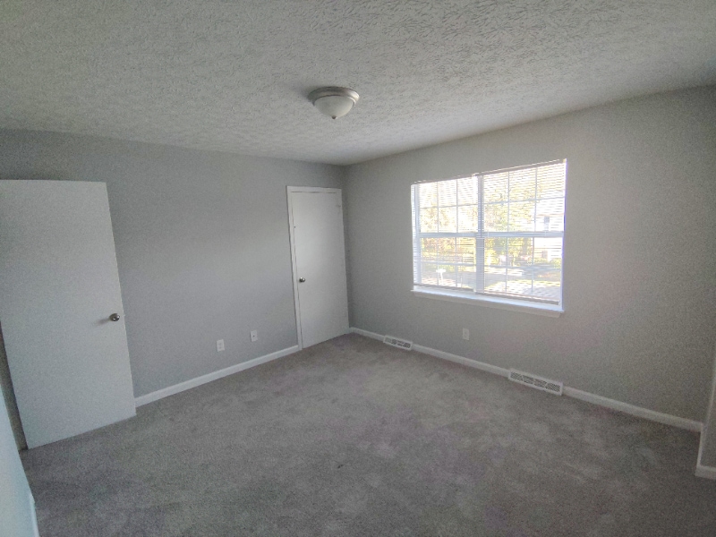 Building Photo - 33 Fonda Dr