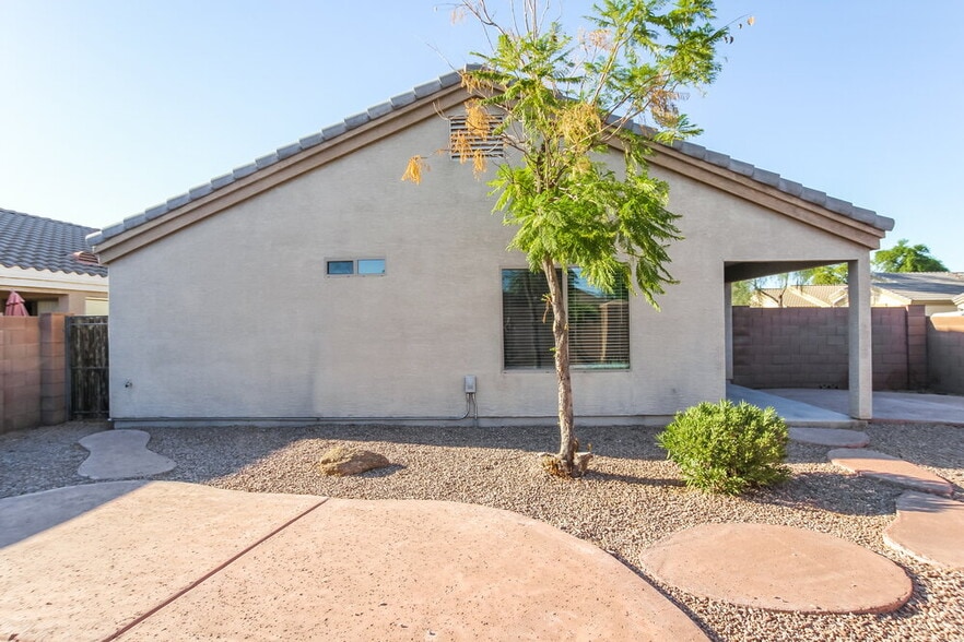 Building Photo - 12501 W Mandalay Ln