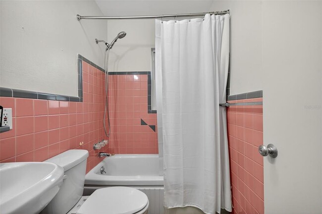 Building Photo - 5410 19th Ave S