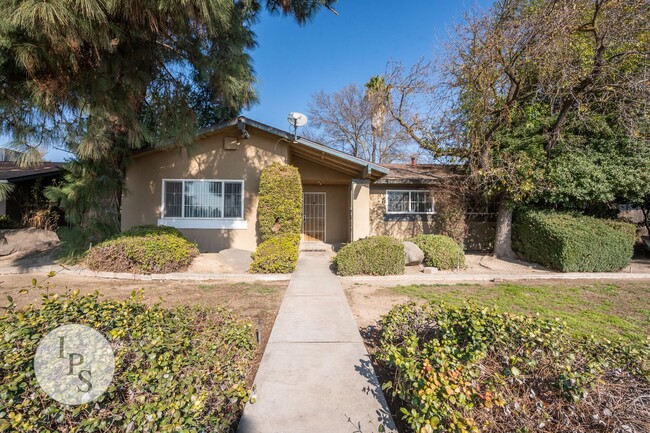 Primary Photo - Kerman Westside Large 3 Bedroom Home, 1628...