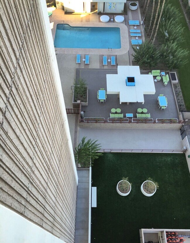 Building Photo - Luxury 2 Bedroom Condo Available at Regency House in Central Phoenix!