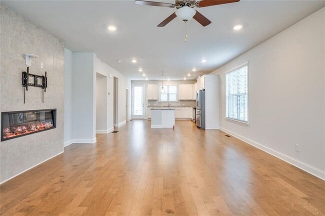 Building Photo - 2510 Great Silver Fir Aly