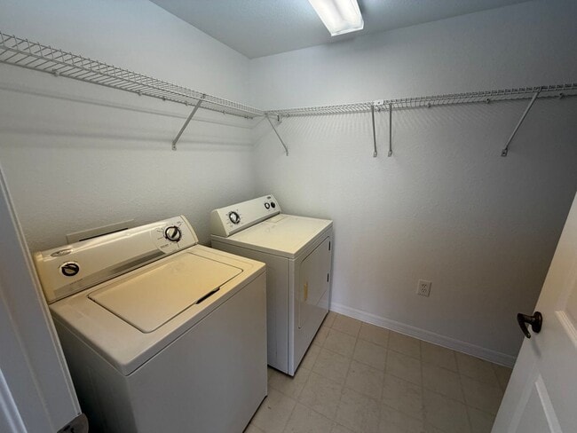 Building Photo - ANNUAL RENTAL - FAIRWAY PRESERVE- 2 BED / 2 BATH WITH LAKE VIEW