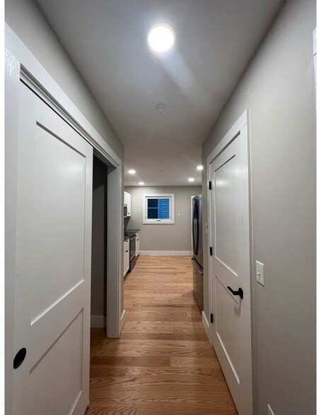 Building Photo - 180 N Winooski Ave