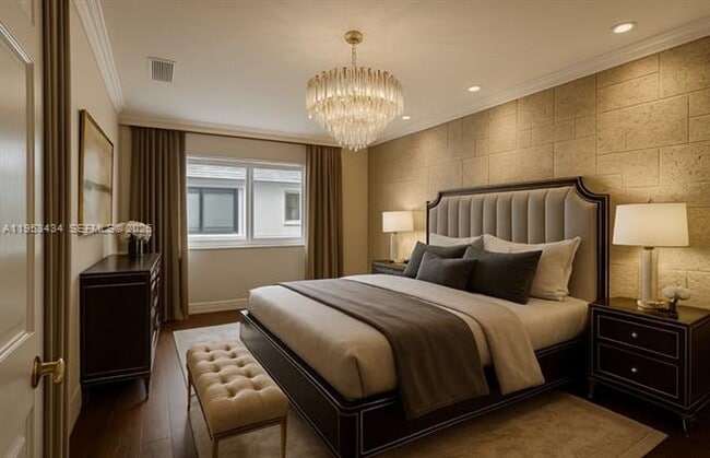 Building Photo - 539 Menendez Ave