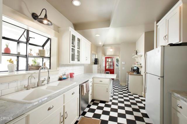 Building Photo - 662 S El Molino Ave