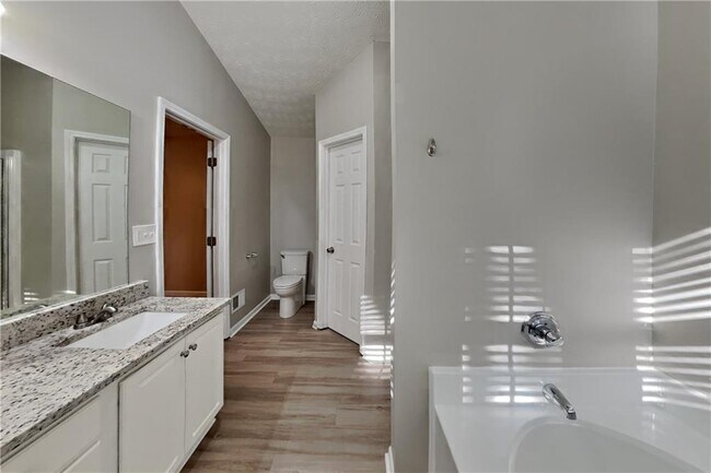 Building Photo - 610 Wildberry Trce