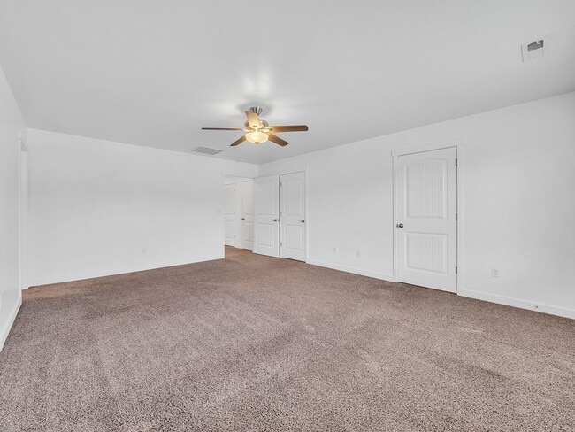 Building Photo - Beautiful 3-bedroom, 2-bath townhome