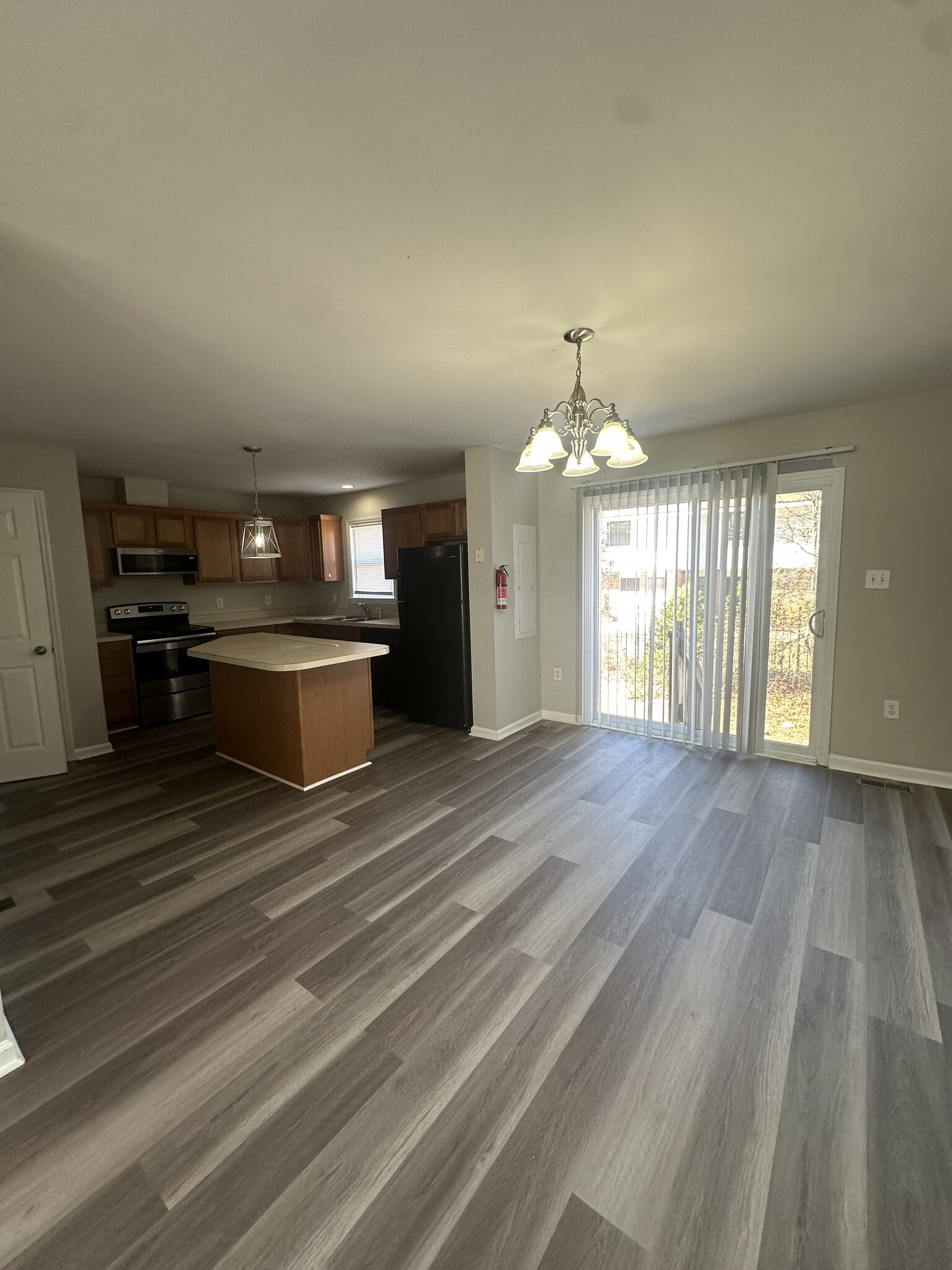 Building Photo - 1212 Superior Pointe Pl