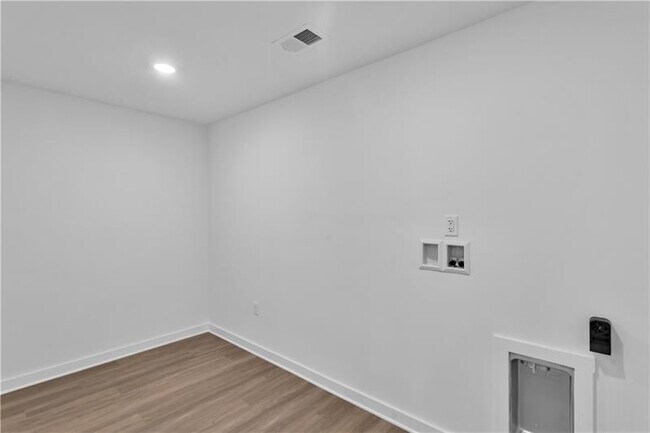 Building Photo - 315 William Dr