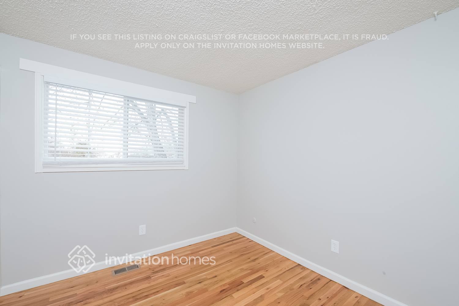 Building Photo - 3760 W 95th Pl