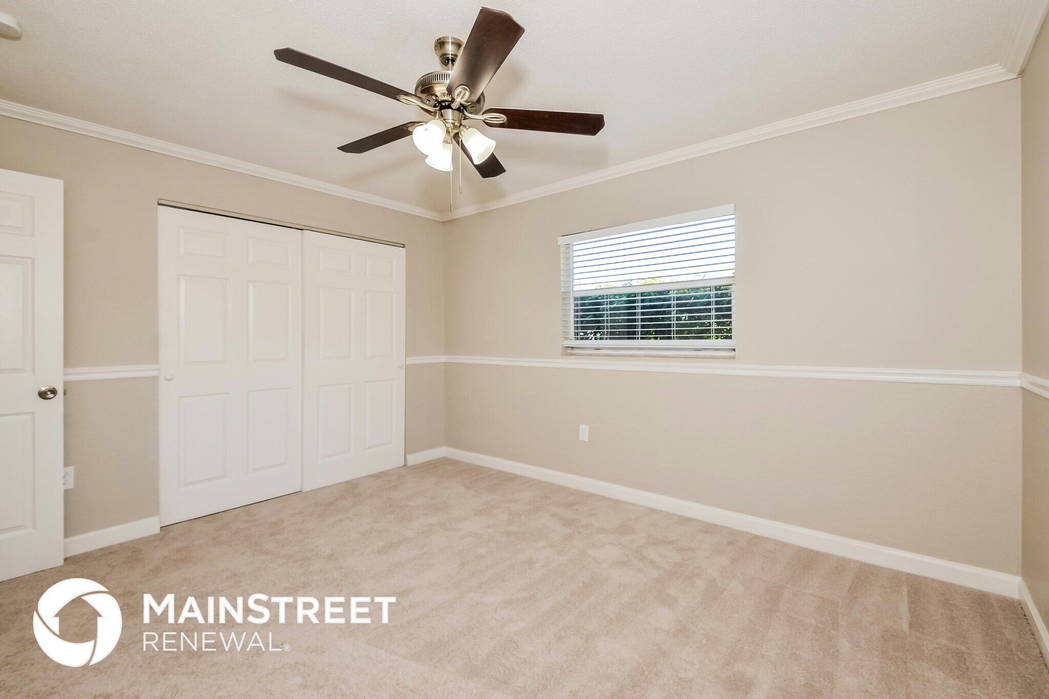 Building Photo - 2426 Pinehurst St