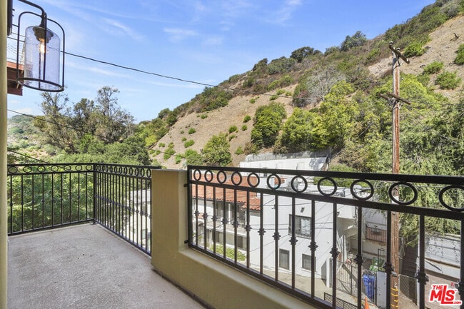 Building Photo - 9842 Portola Dr
