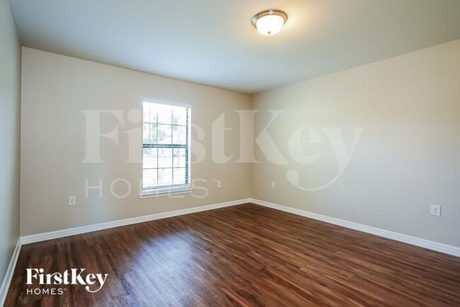 Building Photo - 716 Evening Shade Ln