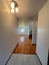 Building Photo - 5-Bedroom 2-Bathroom home in Coburg