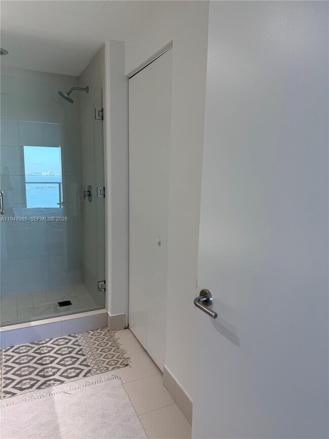 Building Photo - 501 NE 31st St