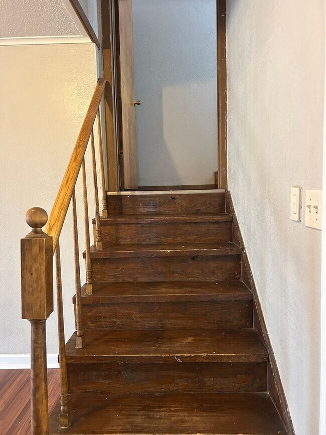 Building Photo - 2 story home