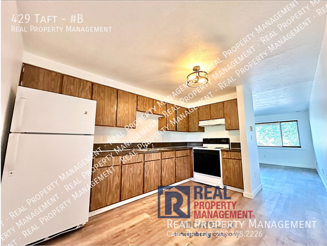 Building Photo - Newly remodeled 2 bedroom 1 bath apartment...