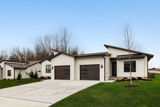 Primary Photo - Two Bedroom Twin Villa with Attached 1-Car...