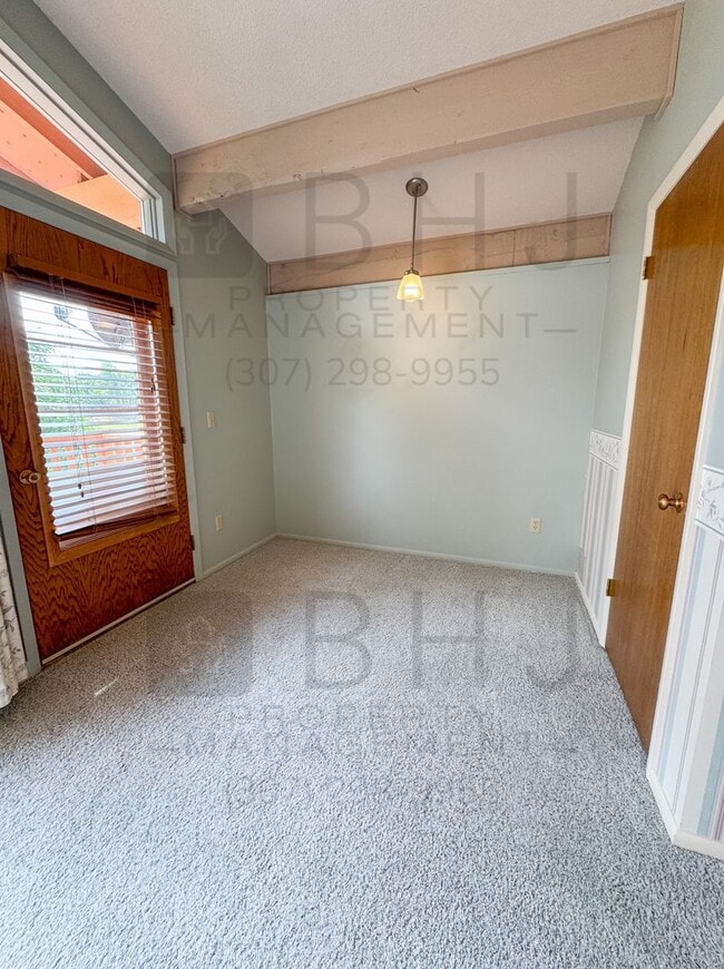 Building Photo - 21 Mills Ln