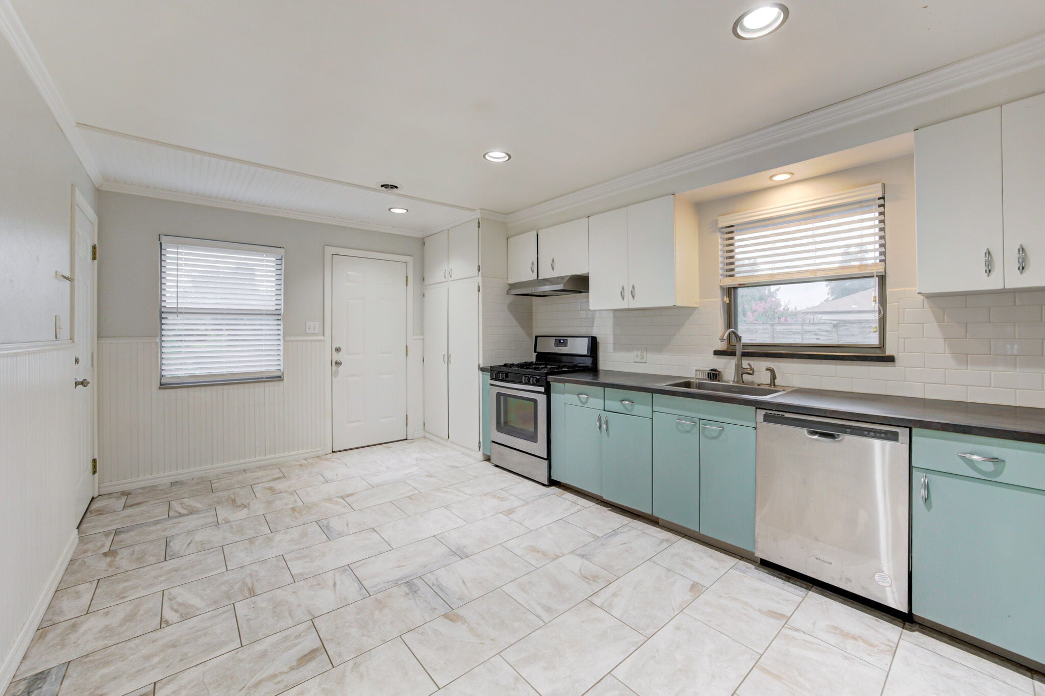 Building Photo - 4121 NW 20th St