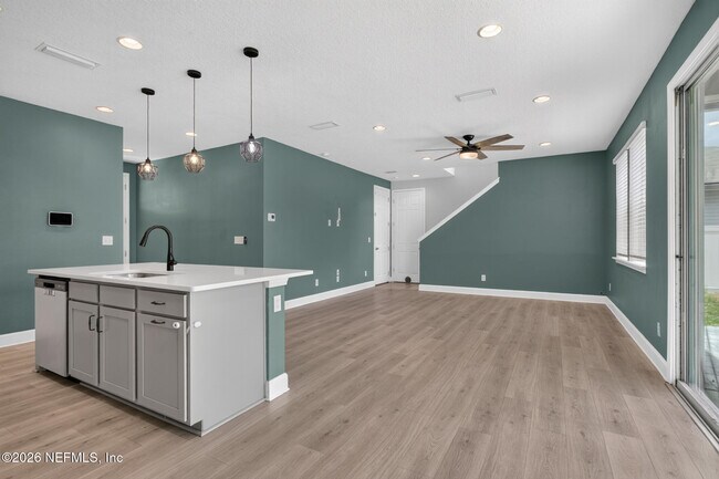 Building Photo - 5065 Sawmill Pt Wy