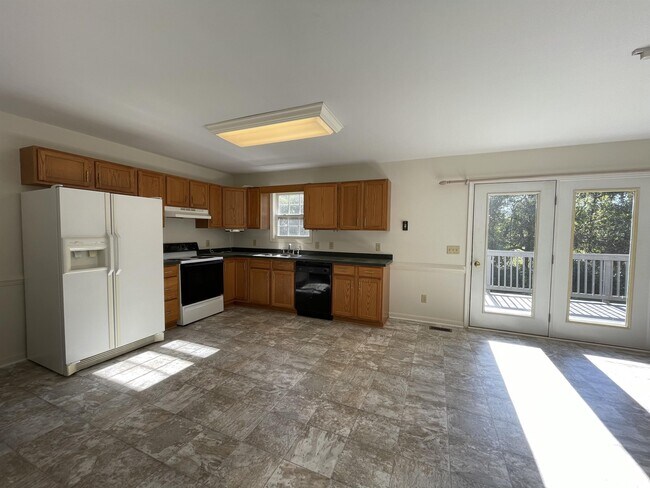 Building Photo - 10197 Madison Dr