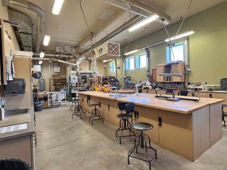 Building Photo - 13890 E Marina Dr