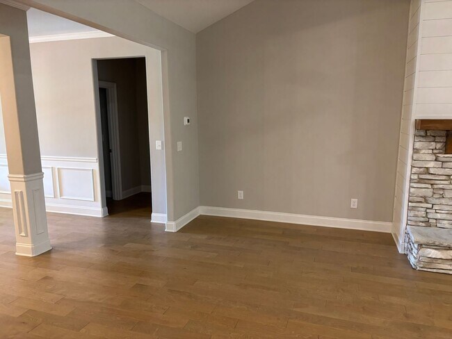 Building Photo - 311 Mulberry Crossing Dr