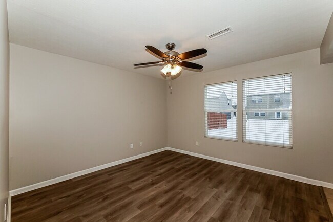 Building Photo - 8042 Grove Berry Way