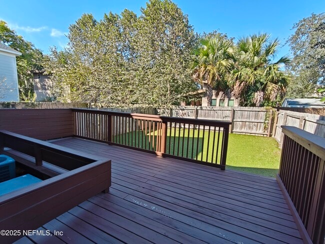 Building Photo - 1250 N Liberty St